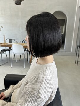 サムシング(Something.) ダークトーン_ショートボブ