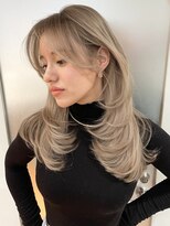 ヨロ 上野(YOLO)&nbsp;ハイライトカラーミルクティーベージュレイヤーカット