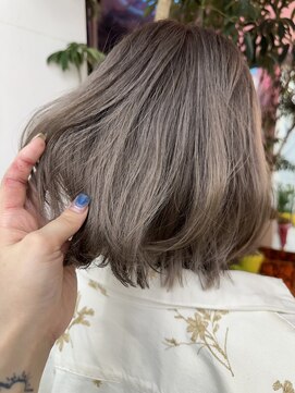 ルーヴェ(LOWE) グレーベージュ×ボブ(a)