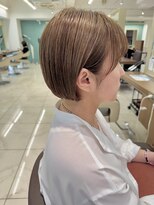 アッシュ 下北沢店(Ash) 明るめ白髪ぼかしカラーのパツッとボブ