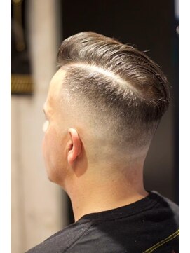 キングスマントーキョー 府中店(KINGSMAN TOKYO) サイドパート