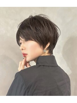 アグ ヘアー ネスト 茨木店(Agu hair nest) 大人カッコいい20代30代40代丸み小顔くびれショート