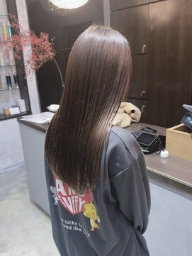 アールトゥーヘアー(art To Hair) アッシュブラウン/ナチュラル/レイヤーカット/ツヤカラー