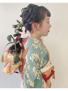 ギフト(GIFT) 【cheke】成人式 ヘアアレンジ[こなれヘア/シニヨン]