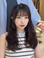 ティア(Tia.)&nbsp;（レイヤーカット/シースルーバング/前髪/小顔/おくれ毛）