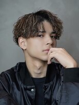 スキル(SKILL)&nbsp;波巻きツイスパハイライト　福岡メンズパーマ