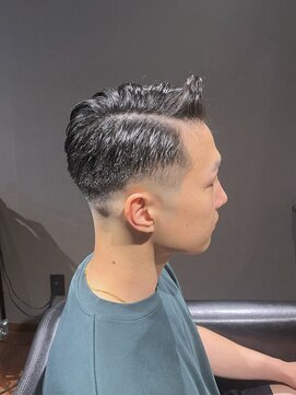 ビーダンディー(Bee dandy) ビジネススキンフェード フォーマルショート 七三オールバック