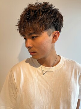 アンプ(amp) 刈り上げ　ツーブロック　メンズショート