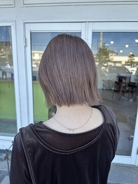 ソーイ(sowi) 【sowi 鳥羽】ミルクティーカラー×ぱつっとボブ