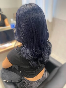 アールサロン アネックス 名駅(Rr SALON ANNEX) ネイビーブラック × レイヤーカット