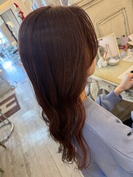 ピンクベージュ