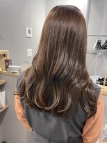 アトレ 福岡大名店(attrait)&nbsp;ツヤ感を引き出すブラウンロング × 3つの美髪ケア