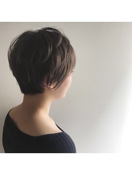 カウチ(Kauti) ピンクグレーショートカット