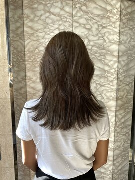 シエナ 渋谷(Siena) Siena レイヤーカット×オリーブブラウン 渋谷 20代30代