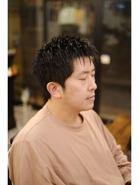 ブロートーキョーバーバーショップ 神田店(Bro Tokyo BARBERSHOP) 【神田】長さを参考にできるスパイキーショート