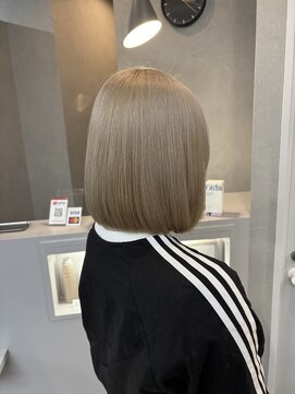 ラフィット 下大利店(lafit) ホワイトベージュ【かじ】/ lafit下大利@kaji_de_experiences