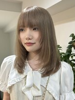 サンク 原宿 表参道(cinq)&nbsp;ロングレイヤーカット顔周りレイヤーミルクティーベージュカラー