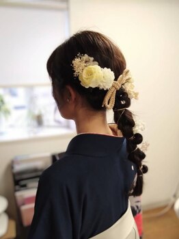 《大切な日に彩りをプラス》上品な大人のまとめ髪から和装まで対応◎タイト&ナチュラルな褒められヘアに！