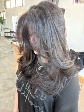 ウィリーベル 沖縄(WILLIE BELLE) 顔回りカット/レイヤーカット/外国人風/韓国風/前髪なし