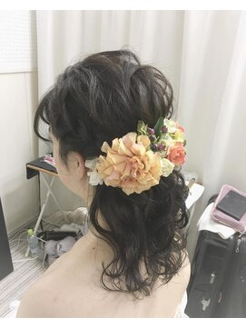 ヘアアンドケア エジェリラボ(hair&care egerie lab) 【egerie lab.】ハーフアップ×お花アレンジ☆