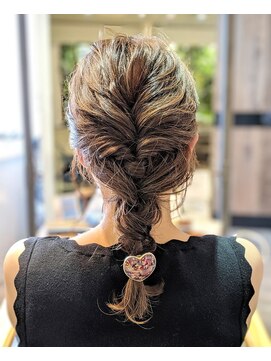 ナンバー デセオ 吉祥寺(N° deseo) 20代,30代,40代似合う小顔ヘアアレンジ/二次会ブライダル花嫁