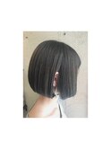 【サロンスタイル】重めボブに透明感のあるアディクシーカラー
