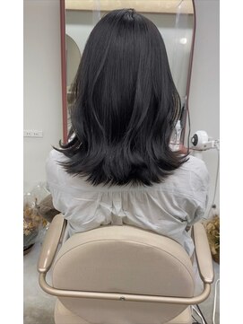 テオ(Theo) Theo / 地毛風カラー /  外はねカール / セミディレイヤー