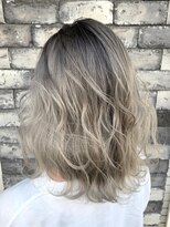 ラヴィエール(LAVIERE by R-EVOLUT)&nbsp;僕にしか出来ないバレイヤージュ　ケアブリーチ　店長　柿本