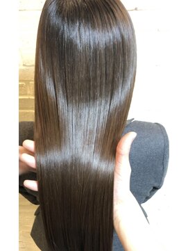 ユーリ(juli) 美髪ストレート