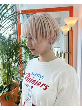 ルーヴェ(LOWE) 【なつみ】ホワイトブロンド、抜きっぱなしブロンドショート