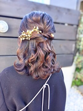 モアナ 逗子(MOANA) ふわっと波巻きハーフアップ