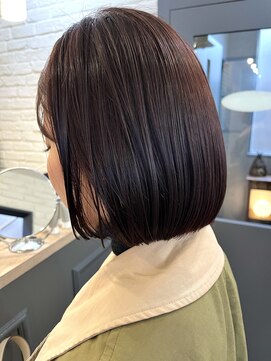 コス(KOS) ぱつっとボブ×カシスレッド