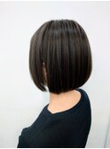 ボブ　イルミナ　アディクシー　グレージュ