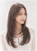 透け感アッシュベージュの韓国風レイヤーロング
