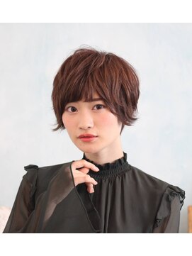 ビーワールド(B WORLD) 外はねがかわいいスウィングショート【 藤枝/髪質改善/カラー】