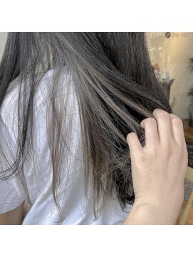 ウルム 蕨西口(ULUM) 【落合優香】可愛くチラ見せシルバーカラー