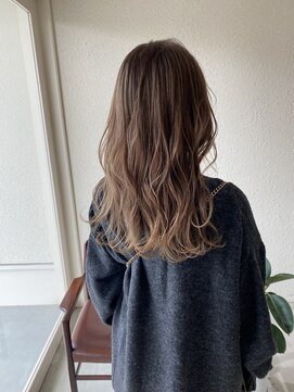 キュー(que) クリームベージュ