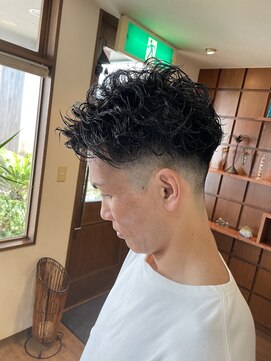 ヘアーパラディ hair paradis フェードスパイラルパーマ