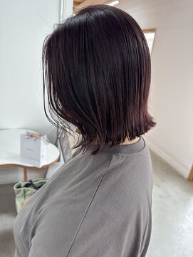 オー(OOO) ツヤ感たっぷりカシスピンク