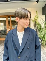 ルービック なかもず(Rubik's)&nbsp;グレージュカラーツーブロック刈り上げショート