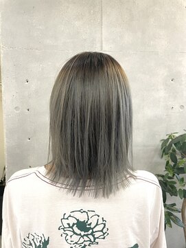 ネオリーブカフ 鶴ヶ峰店(Neolive caff) グレージュ　ルーツカラー　ブリーチ