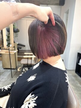 サロン シー(salon sea) salon sea とわ ベージュ×ピンクインナーのパツっとボブ