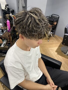 アレス バイ シカ 神戸三宮元町店(ALLES by Cica) 波巻きツイストスパイラルパーマツーブロック刈り上げ