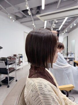 シー 北千住(sii.) 切りっぱなしボブ/外ハネボブ/アッシュベージュ/柏