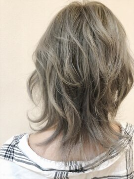 ネオリーブエム(Neolive em;) neolive em ライムグレイパール☆