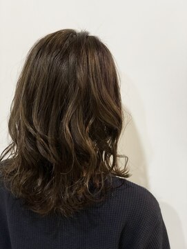 エディ(HEDI) ローライトセミロング