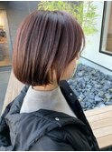 シンプルボブのスモーキーブラウン