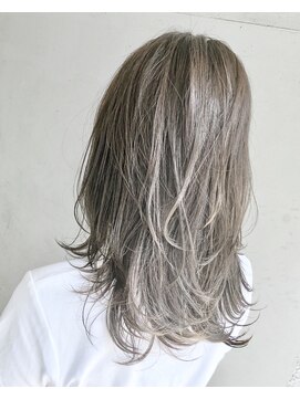 ヘアーアンドアトリエ マール(Hair&Atelier Marl) 【Marl】グレーベージュカラーの外国人風セミディ♪