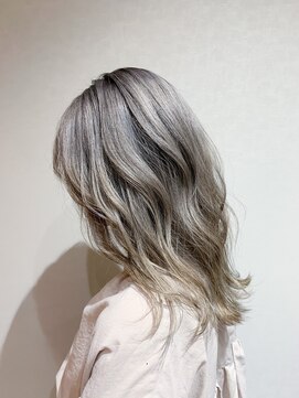 ララ 西川口(LaRA) ブリーチ上級者◎ホワイトベージュ （川口・西川口）