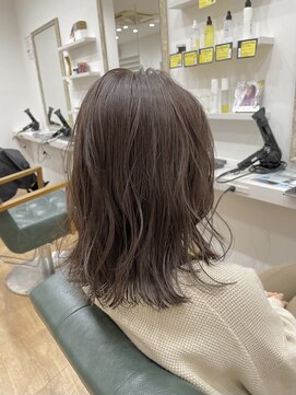 アクルヘアーバイテソロ(AKUR hair by tesoro) ラテグレージュ